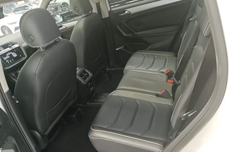 Used Volkswagen Tiguan L New Energy 2020 430 PHEV Plug-in Hybrid Flagship Edition Left Rear Seat