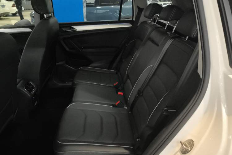 Used Volkswagen Tiguan L New Energy 2020 430 PHEV Plug-in Hybrid Flagship Edition Left Rear Seat