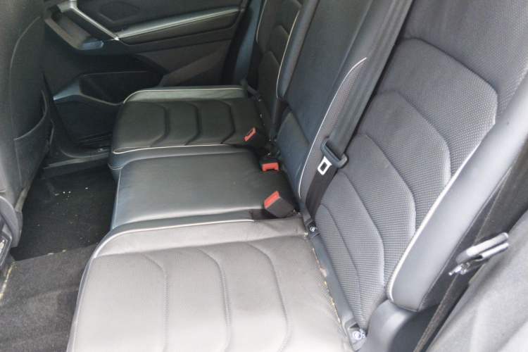 Used Volkswagen Tiguan L New Energy 2020 430 PHEV Plug-in Hybrid Flagship Edition Left Rear Seat