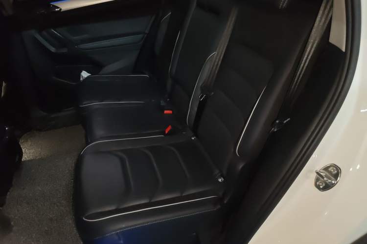 Used Volkswagen Tiguan L New Energy 2020 430 PHEV Plug-in Hybrid Flagship Edition Left Rear Seat