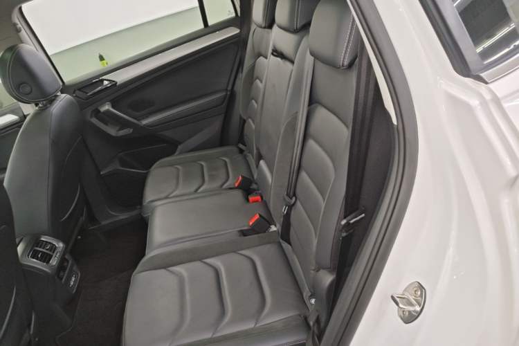 Used Volkswagen Tiguan L New Energy 2020 430 PHEV Plug-in Hybrid Prestige Edition Left Rear Seat