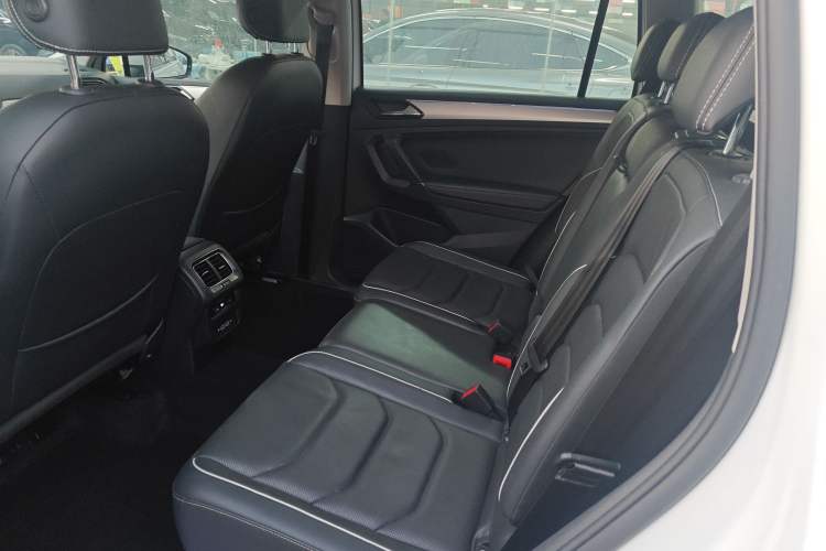Used Volkswagen Tiguan L New Energy 2020 430 PHEV Plug-in Hybrid Flagship Edition Left Rear Seat