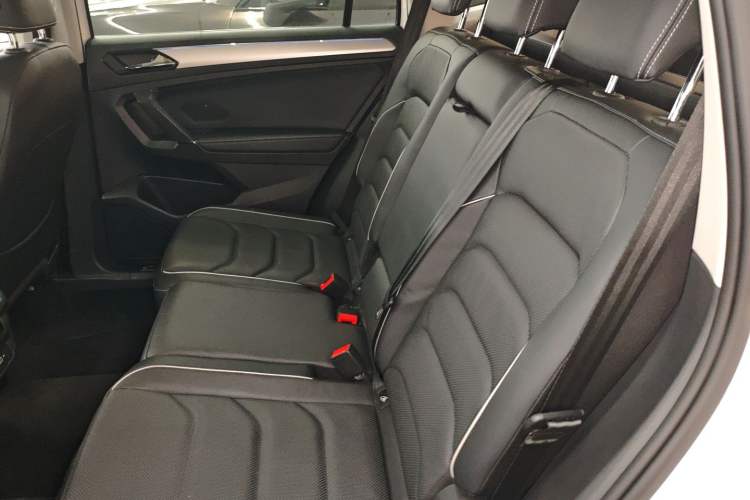 Used Volkswagen Tiguan L New Energy 2020 430 PHEV Plug-in Hybrid Flagship Edition Left Rear Seat