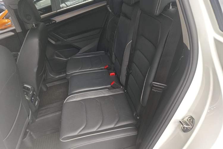 Used Volkswagen Tiguan L New Energy 2020 430 PHEV Plug-in Hybrid Flagship Edition Left Rear Seat