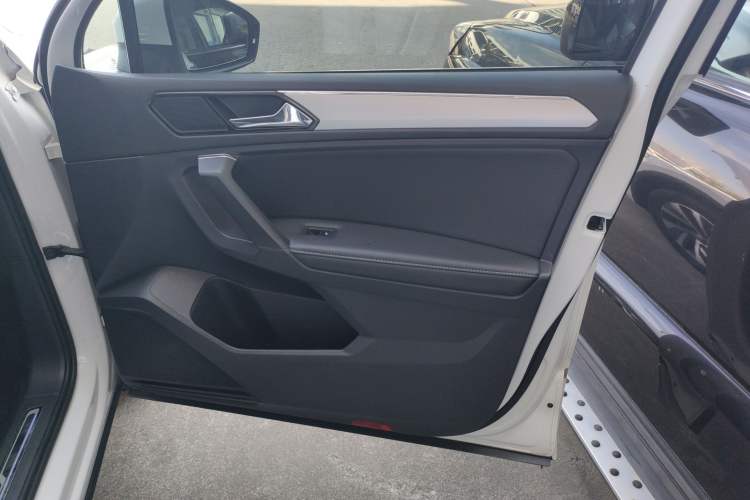 Used Volkswagen Tiguan L New Energy 2020 430 PHEV Plug-in Hybrid Prestige Edition Right Front Door Interior
