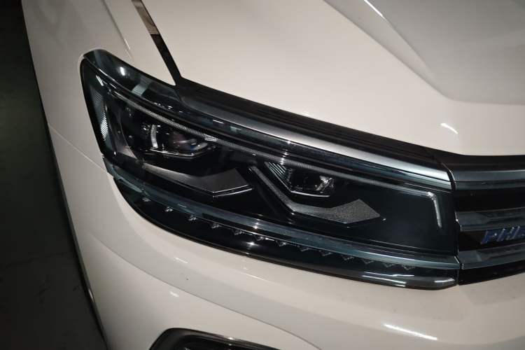 Used Volkswagen Tiguan L New Energy 2020 430 PHEV Plug-in Hybrid Flagship Edition Right Front Headlight