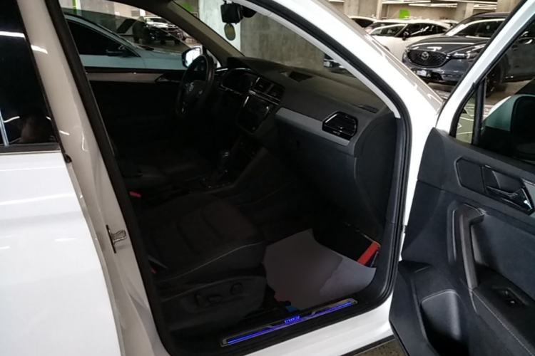 Used Volkswagen Tiguan L New Energy 2020 430 PHEV Plug-in Hybrid Prestige Edition Right Front Seat