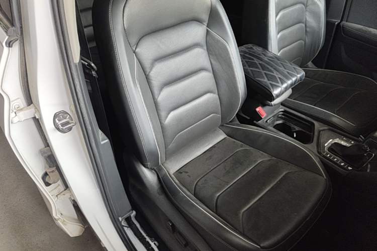 Used Volkswagen Tiguan L New Energy 2020 430 PHEV Plug-in Hybrid Flagship Edition Right Front Seat
