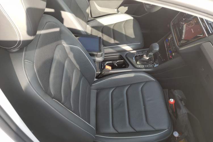 Used Volkswagen Tiguan L New Energy 2020 430 PHEV Plug-in Hybrid Flagship Edition Right Front Seat