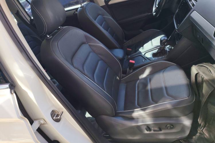 Used Volkswagen Tiguan L New Energy 2020 430 PHEV Plug-in Hybrid Flagship Edition Right Front Seat