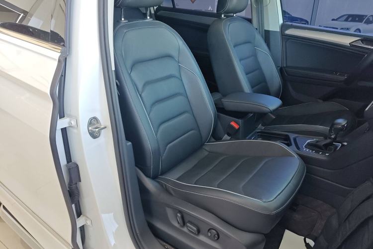 Used Volkswagen Tiguan L New Energy 2020 430 PHEV Plug-in Hybrid Flagship Edition Right Front Seat
