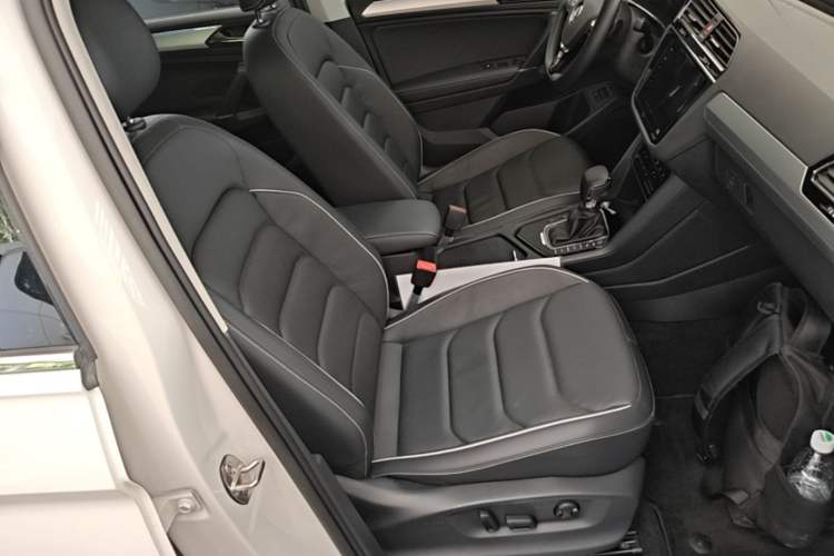 Used Volkswagen Tiguan L New Energy 2020 430 PHEV Plug-in Hybrid Flagship Edition Right Front Seat