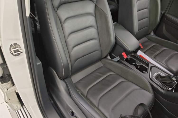 Used Volkswagen Tiguan L New Energy 2020 430 PHEV Plug-in Hybrid Prestige Edition Right Front Seat