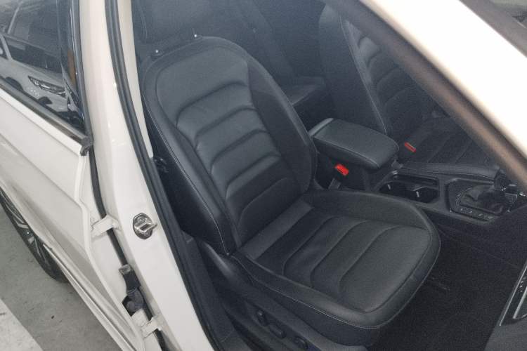Used Volkswagen Tiguan L New Energy 2020 430 PHEV Plug-in Hybrid Prestige Edition Right Front Seat