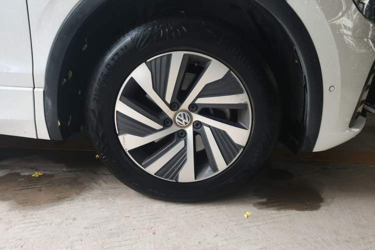 Used Volkswagen Tiguan L New Energy 2020 430 PHEV Plug-in Hybrid Flagship Edition Right Front Wheel Hub