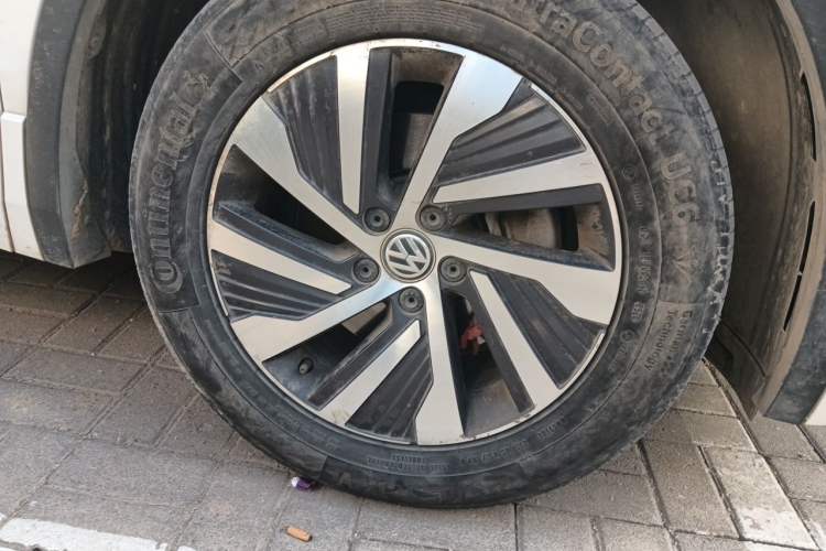 Used Volkswagen Tiguan L New Energy 2020 430 PHEV Plug-in Hybrid Flagship Edition Right Front Wheel Hub