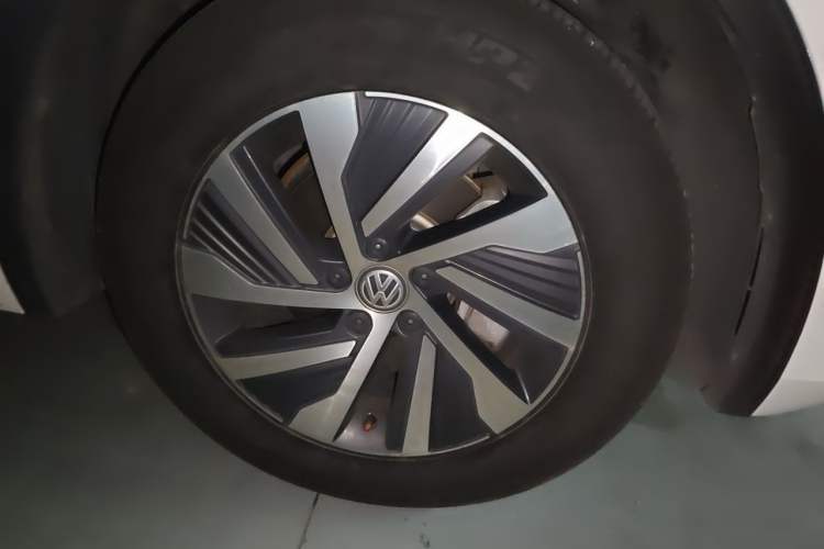 Used Volkswagen Tiguan L New Energy 2020 430 PHEV Plug-in Hybrid Flagship Edition Right Front Wheel Hub