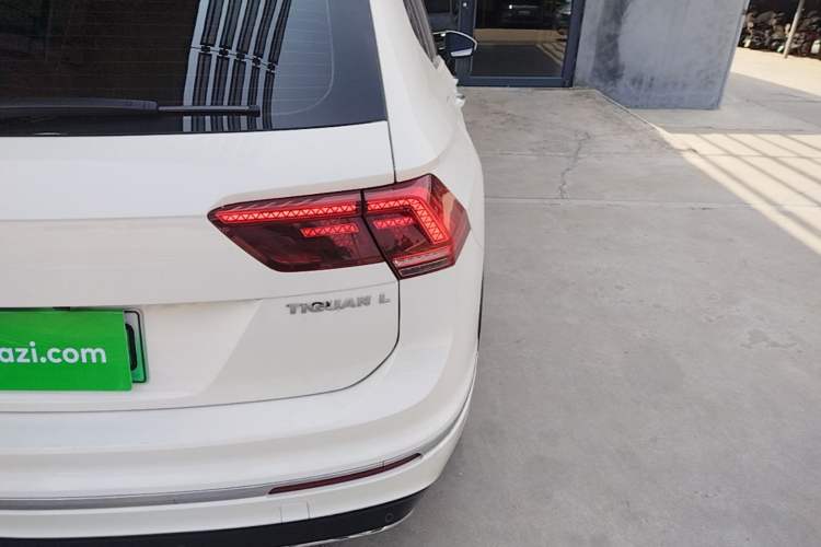 Used Volkswagen Tiguan L New Energy 2020 430 PHEV Plug-in Hybrid Flagship Edition Right Rear Taillight