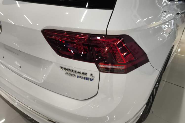 Used Volkswagen Tiguan L New Energy 2020 430 PHEV Plug-in Hybrid Flagship Edition Right Rear Taillight