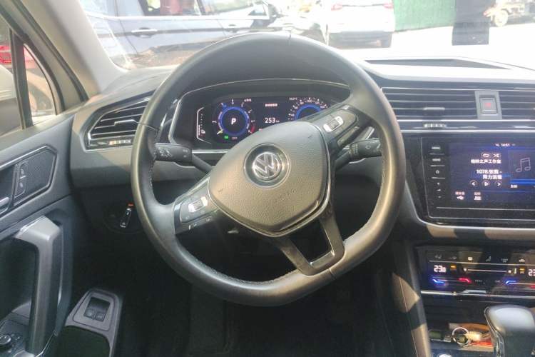 Used Volkswagen Tiguan L New Energy 2020 430 PHEV Plug-in Hybrid Flagship Edition Steering Wheel
