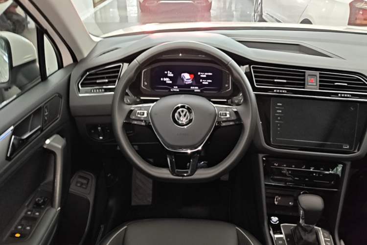 Used Volkswagen Tiguan L New Energy 2020 430 PHEV Plug-in Hybrid Flagship Edition Steering Wheel