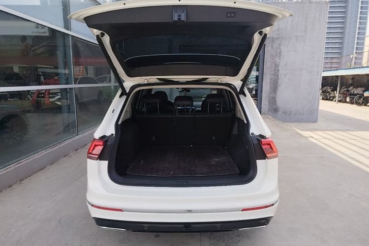 Used Volkswagen Tiguan L New Energy 2020 430 PHEV Plug-in Hybrid Flagship Edition Trunk