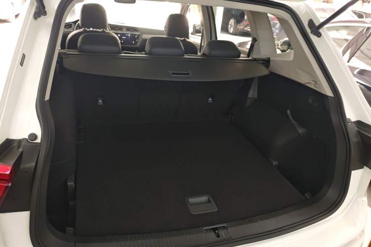 Used Volkswagen Tiguan L New Energy 2020 430 PHEV Plug-in Hybrid Prestige Edition Trunk