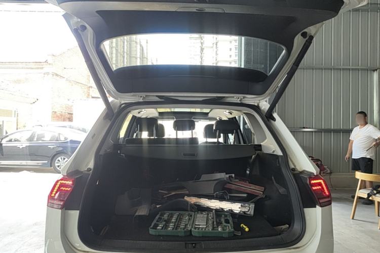 Used Volkswagen Tiguan L New Energy 2020 430 PHEV Plug-in Hybrid Flagship Edition Trunk