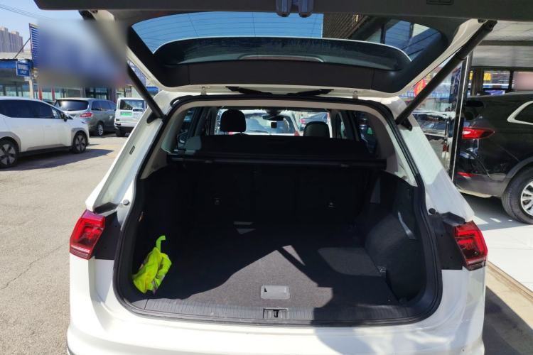 Used Volkswagen Tiguan L New Energy 2020 430 PHEV Plug-in Hybrid Flagship Edition Trunk
