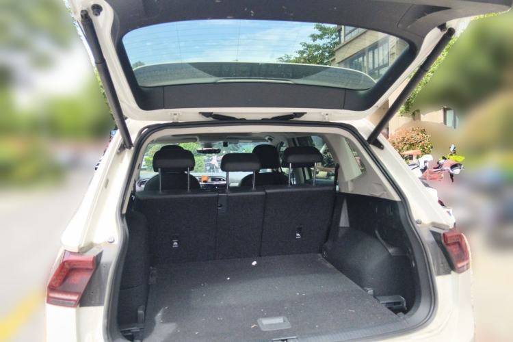 Used Volkswagen Tiguan L New Energy 2020 430 PHEV Plug-in Hybrid Flagship Edition Trunk