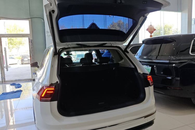 Used Volkswagen Tiguan L New Energy 2020 430 PHEV Plug-in Hybrid Flagship Edition Trunk