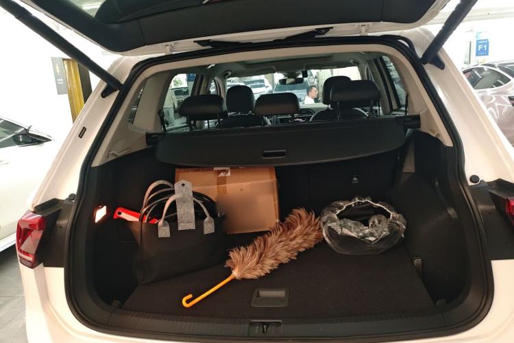 Used Volkswagen Tiguan L New Energy 2020 430 PHEV Plug-in Hybrid Flagship Edition Trunk