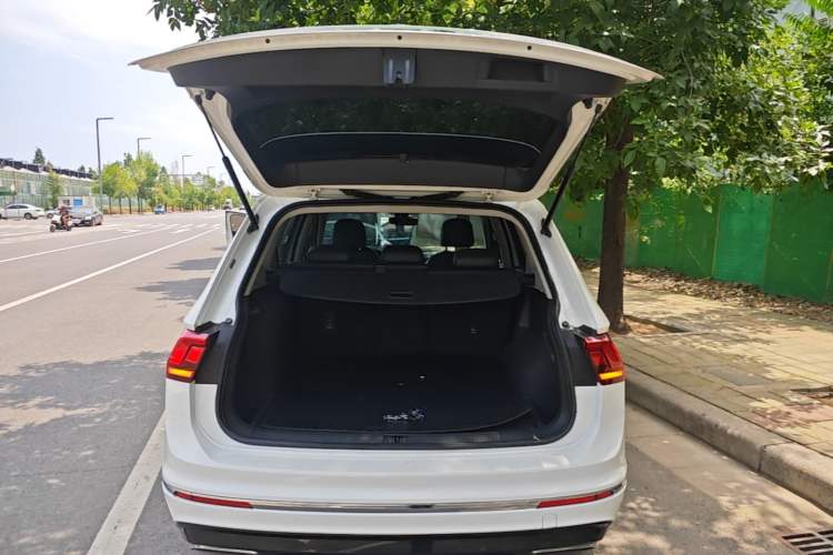 Used Volkswagen Tiguan L New Energy 2020 430 PHEV Plug-in Hybrid Prestige Edition Trunk