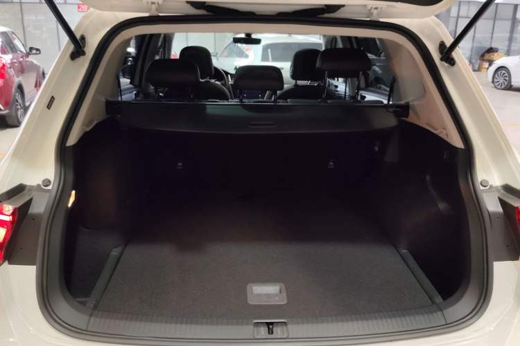 Used Volkswagen Tiguan L New Energy 2020 430 PHEV Plug-in Hybrid Prestige Edition Trunk