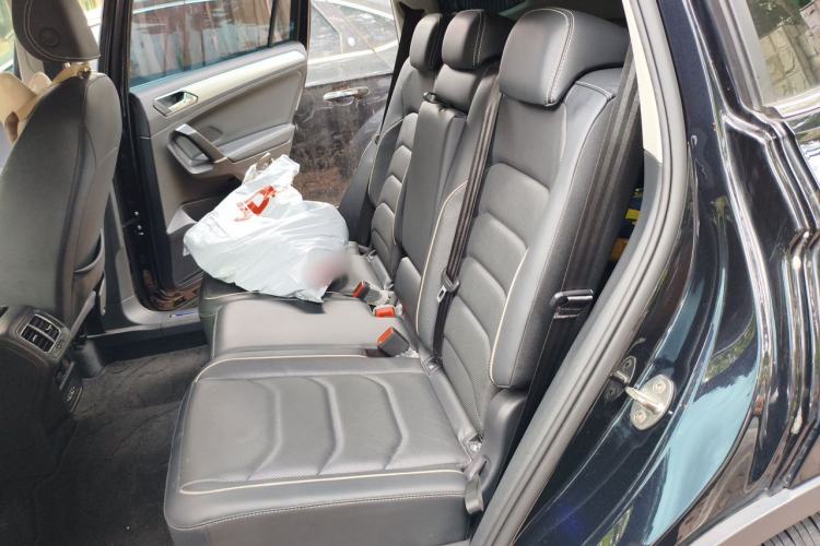 Used Volkswagen Tiguan L New Energy 2021 430 PHEV Plug-in Hybrid Flagship Edition Left Rear Seat