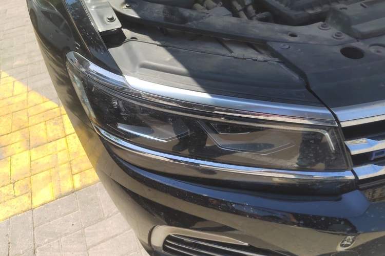 Used Volkswagen Tiguan L New Energy 2021 430 PHEV Plug-in Hybrid Flagship Edition Right Front Headlight