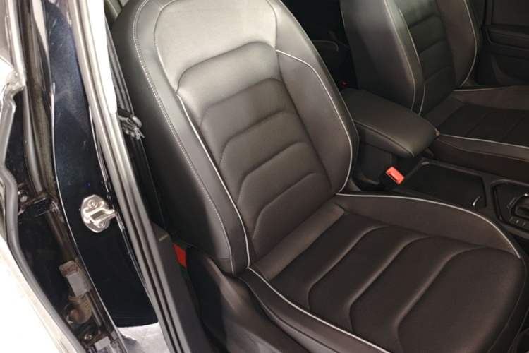 Used Volkswagen Tiguan L New Energy 2021 430 PHEV Plug-in Hybrid Flagship Edition Right Front Seat