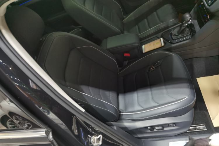 Used Volkswagen Tiguan L New Energy 2021 430 PHEV Plug-in Hybrid Flagship Edition Right Front Seat