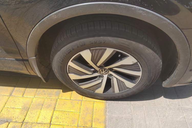 Used Volkswagen Tiguan L New Energy 2021 430 PHEV Plug-in Hybrid Flagship Edition Right Front Wheel Hub