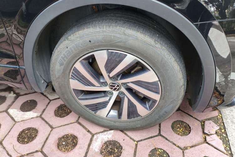 Used Volkswagen Tiguan L New Energy 2021 430 PHEV Plug-in Hybrid Flagship Edition Right Front Wheel Hub