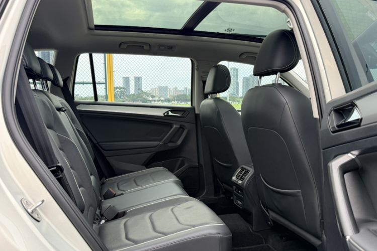 Used Volkswagen Tiguan L New Energy 2021 430 PHEV Plug-in Hybrid Flagship Edition Interior 3