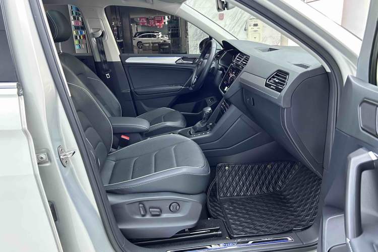 Used Volkswagen Tiguan L New Energy 2021 430 PHEV Plug-in Hybrid Flagship Edition Interior 3