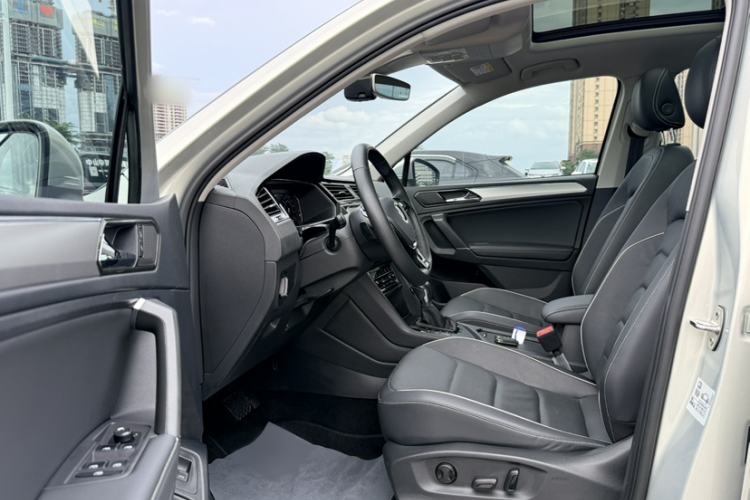Used Volkswagen Tiguan L New Energy 2021 430 PHEV Plug-in Hybrid Flagship Edition Left Front Seat