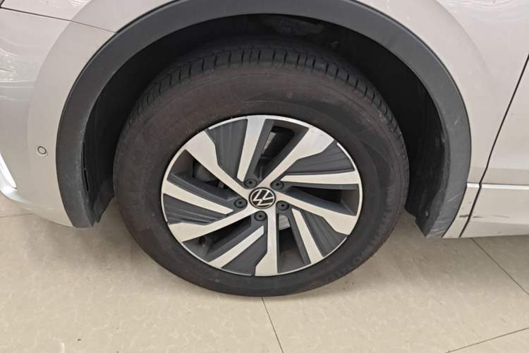 Used Volkswagen Tiguan L New Energy 2021 430 PHEV Plug-in Hybrid Flagship Edition Left Front Wheel Hub