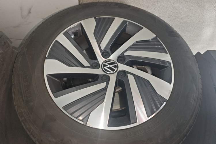Used Volkswagen Tiguan L New Energy 2021 430 PHEV Plug-in Hybrid Flagship Edition Left Front Wheel Hub