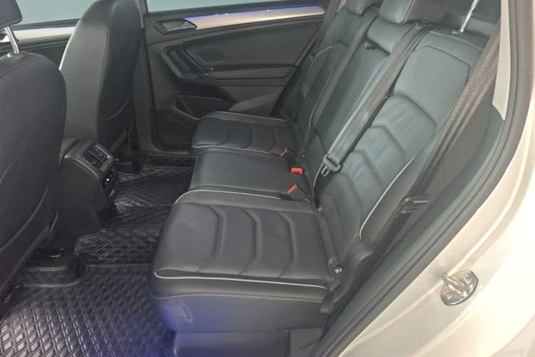 Used Volkswagen Tiguan L New Energy 2021 430 PHEV Plug-in Hybrid Flagship Edition Left Rear Seat