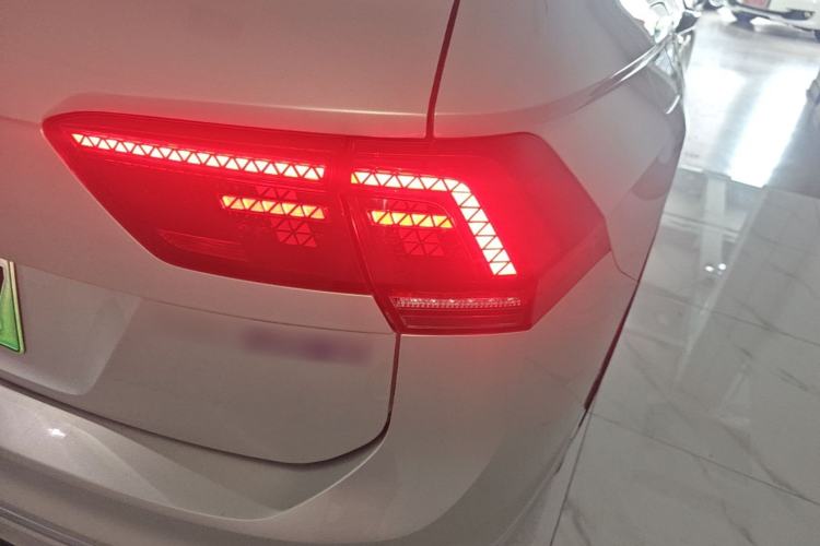 Used Volkswagen Tiguan L New Energy 2021 430 PHEV Plug-in Hybrid Flagship Edition Right Rear Taillight
