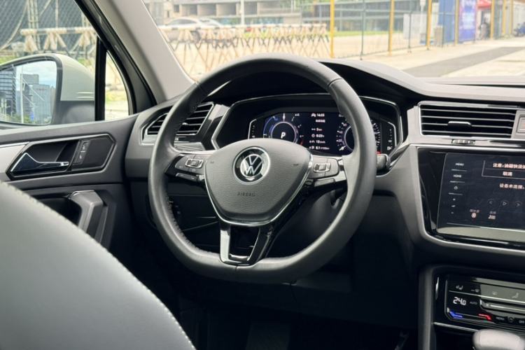 Used Volkswagen Tiguan L New Energy 2021 430 PHEV Plug-in Hybrid Flagship Edition Steering Wheel