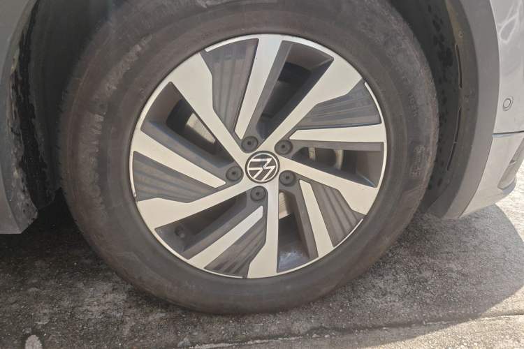 Used Volkswagen Tiguan L New Energy 2021 430 PHEV Plug-in Hybrid Flagship Edition Right Front Wheel Hub
