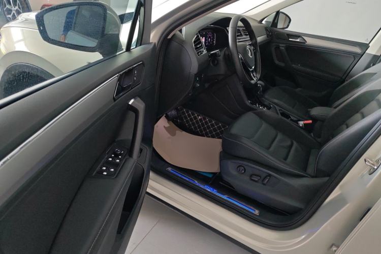 Used Volkswagen Tiguan L New Energy 2021 430 PHEV Plug-in Hybrid Prestige Edition Interior 3